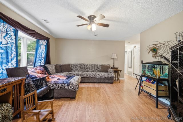 711 W 29th Street, Sand Springs, OK 74063