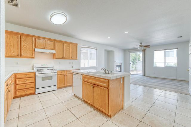7953 Pearl Drop Ct, Antelope, CA 95843