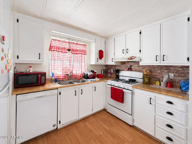 9501 E BROADWAY Road 77, Mesa, AZ 85208
