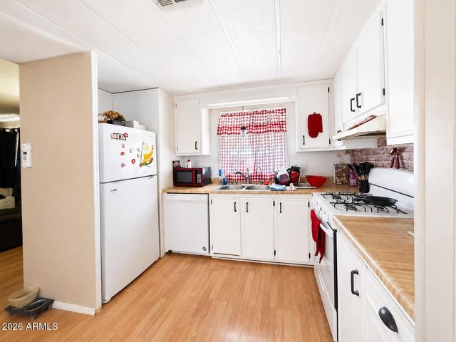 9501 E BROADWAY Road 77, Mesa, AZ 85208