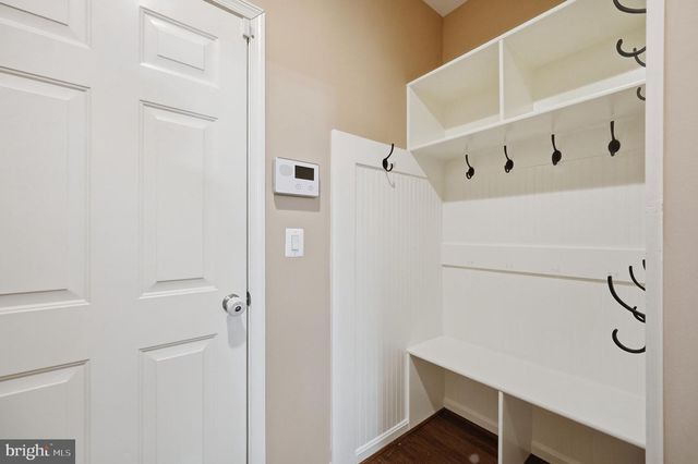 8089 TYSONS OAKS CT, Gainesville, VA 20155