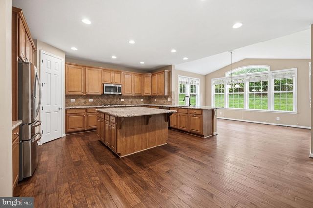 8089 TYSONS OAKS CT, Gainesville, VA 20155