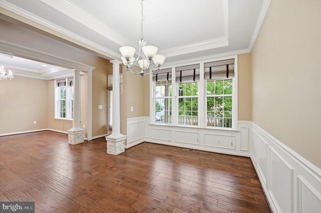 8089 TYSONS OAKS CT, Gainesville, VA 20155