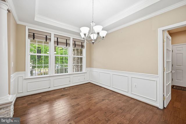 8089 TYSONS OAKS CT, Gainesville, VA 20155