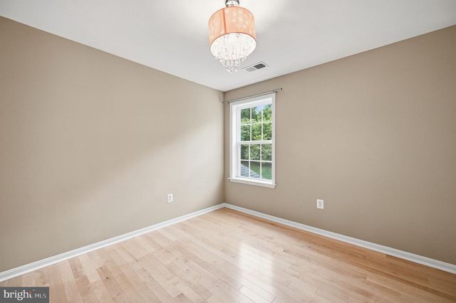 8089 TYSONS OAKS CT, Gainesville, VA 20155