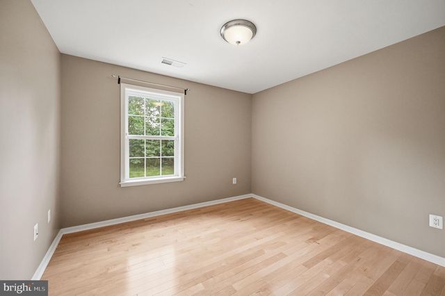 8089 TYSONS OAKS CT, Gainesville, VA 20155
