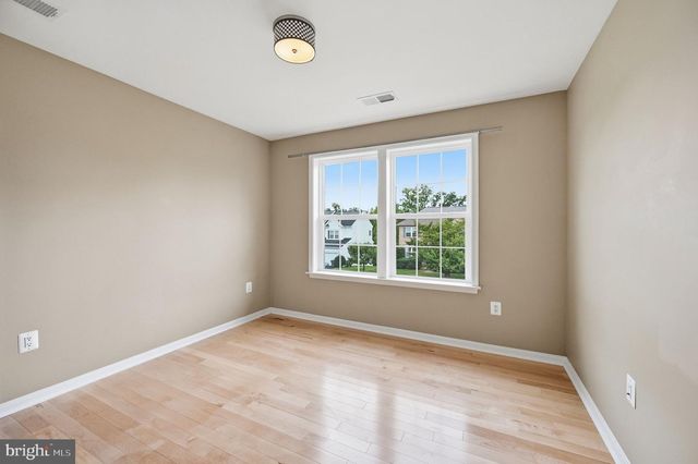 8089 TYSONS OAKS CT, Gainesville, VA 20155