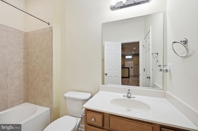 8089 TYSONS OAKS CT, Gainesville, VA 20155