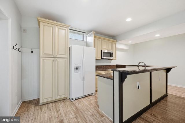 8089 TYSONS OAKS CT, Gainesville, VA 20155