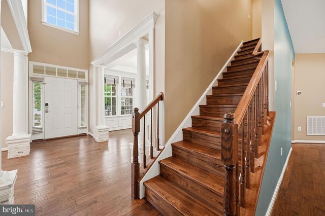 8089 TYSONS OAKS CT, Gainesville, VA 20155