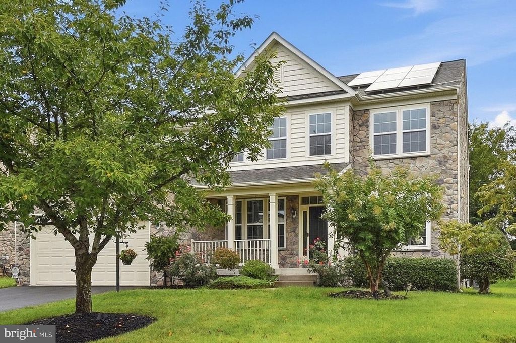 8089 TYSONS OAKS CT, Gainesville, VA 20155