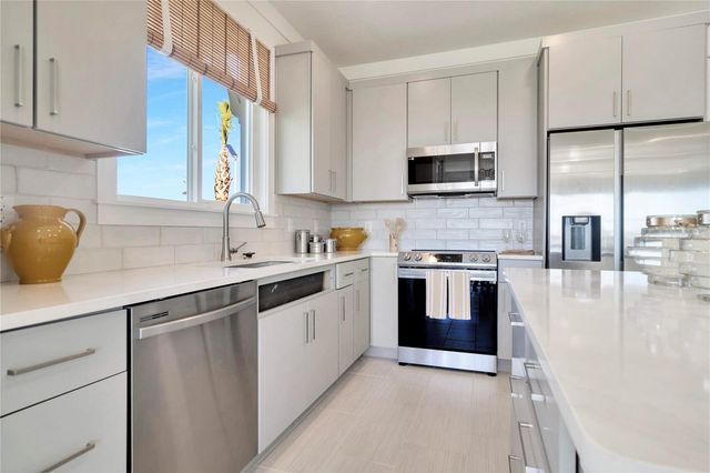 31838 CLOVER FIN COURT, Wesley Chapel, FL 33545