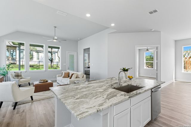 230 Hidalgo, Boerne, TX 78006