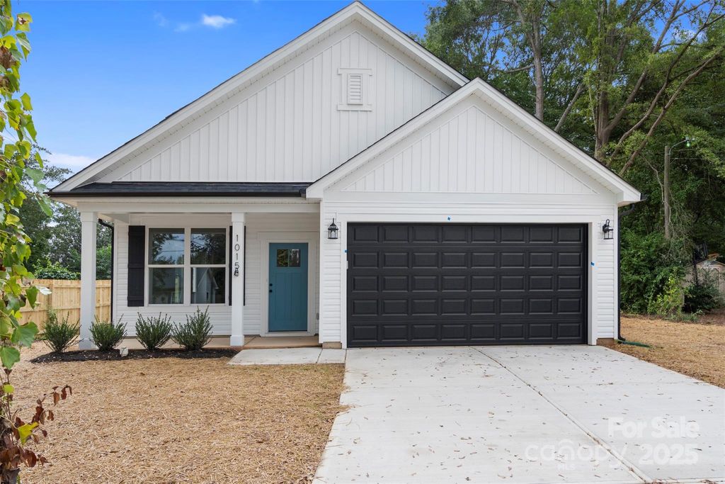 1015 Hoover Street, Mount Holly, NC 28120