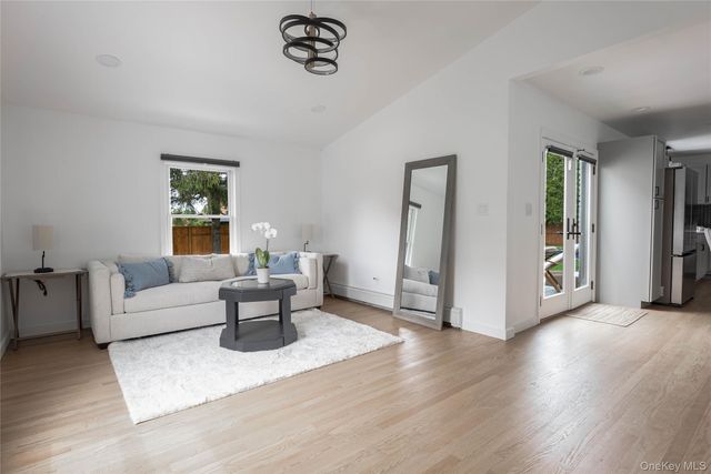 17 Underhill Drive, Southampton, NY 11968