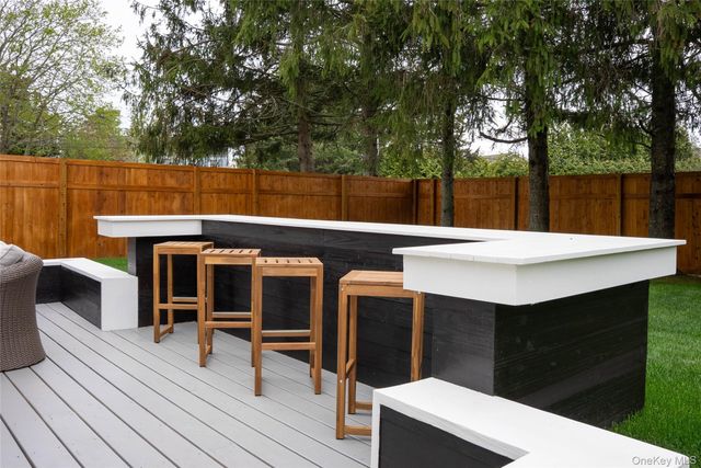 17 Underhill Drive, Southampton, NY 11968