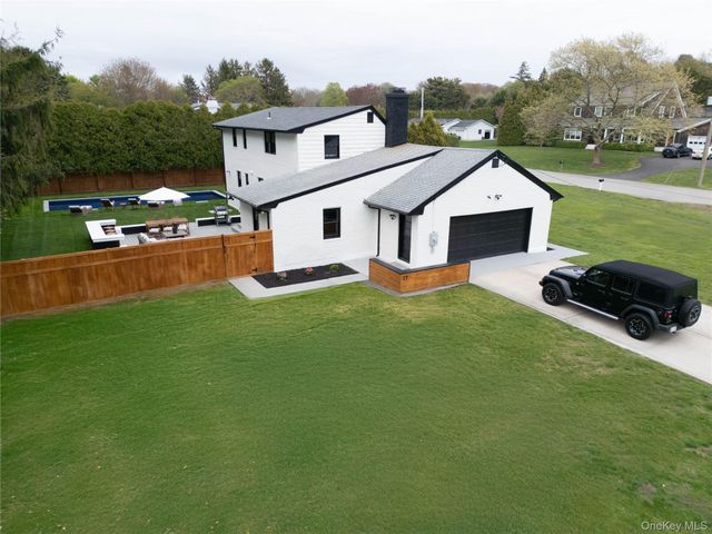 17 Underhill Drive, Southampton, NY 11968