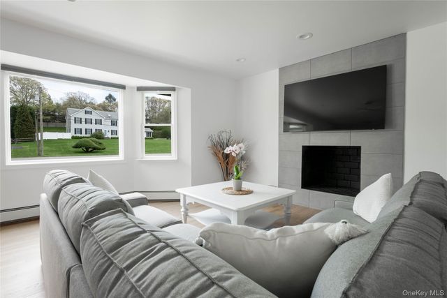 17 Underhill Drive, Southampton, NY 11968