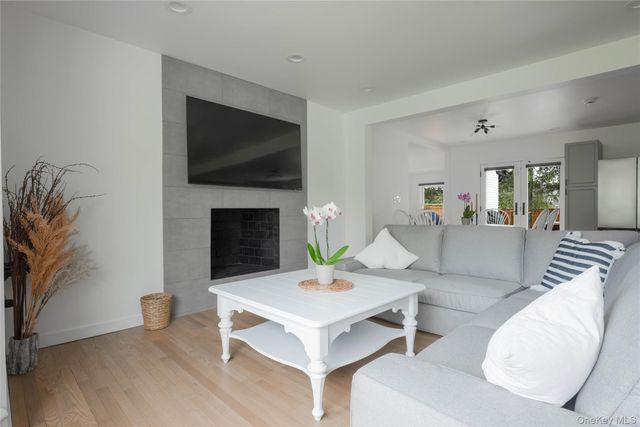 17 Underhill Drive, Southampton, NY 11968