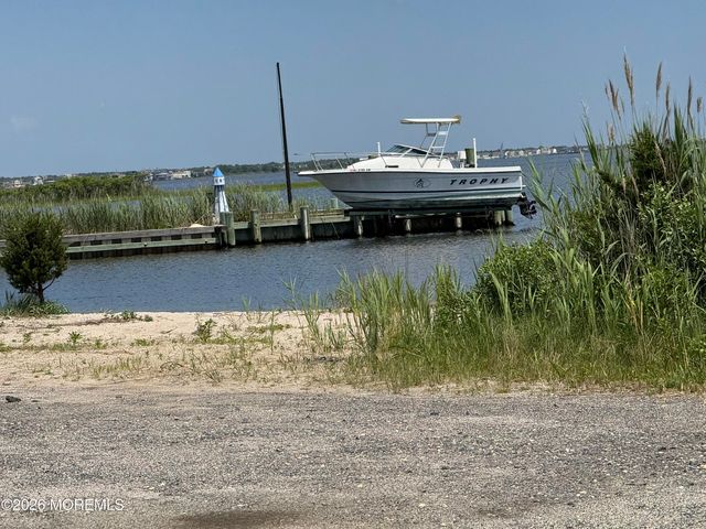 307 Ohanlon Avenue, Bayville, NJ 08721