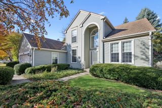 1420 Trailwood Drive, Crystal Lake, IL 60014