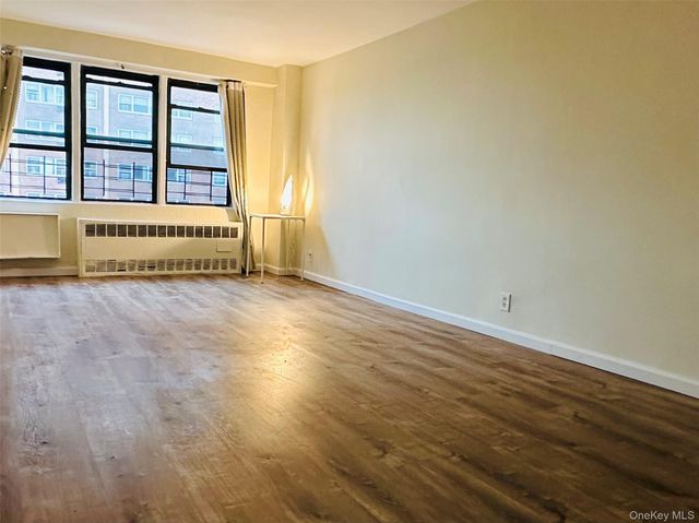 42-55 Colden Street 16 H, Flushing, NY 11355