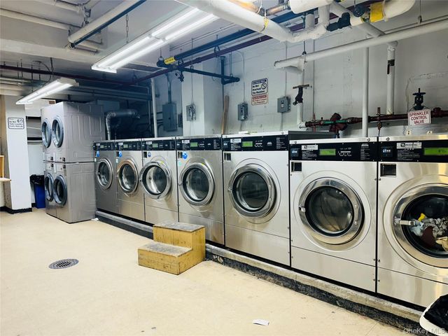 42-55 Colden Street 16 H, Flushing, NY 11355