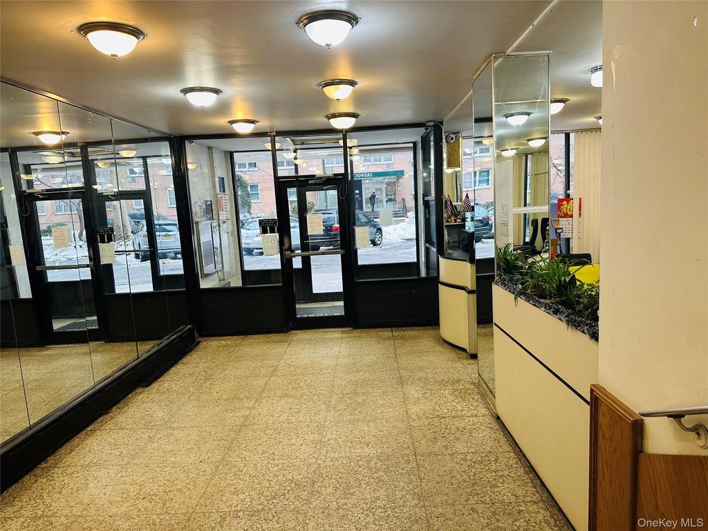 42-55 Colden Street 16 H, Flushing, NY 11355