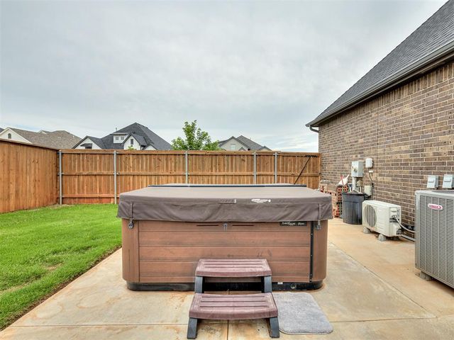 616 Vintage Drive, Norman, OK 73069