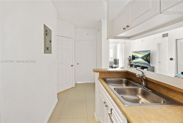17100 N Bay Rd 1810, Sunny Isles Beach, FL 33160