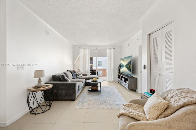 17100 N Bay Rd 1810, Sunny Isles Beach, FL 33160