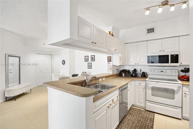 17100 N Bay Rd 1810, Sunny Isles Beach, FL 33160