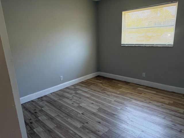 5174 NE 6th Avenue, Oakland Park, FL 33334