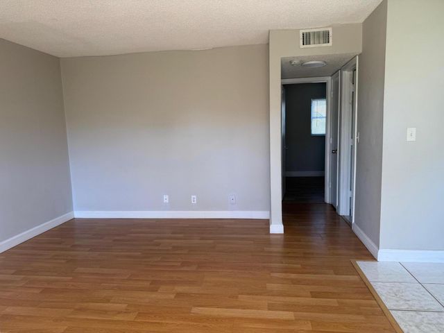 5174 NE 6th Avenue, Oakland Park, FL 33334