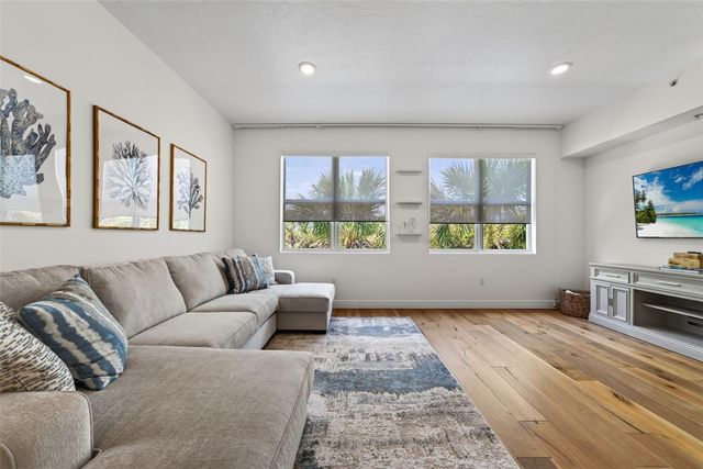 433 CENTRAL AVENUE, Sarasota, FL 34236
