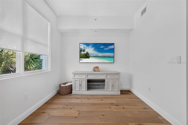 433 CENTRAL AVENUE, Sarasota, FL 34236