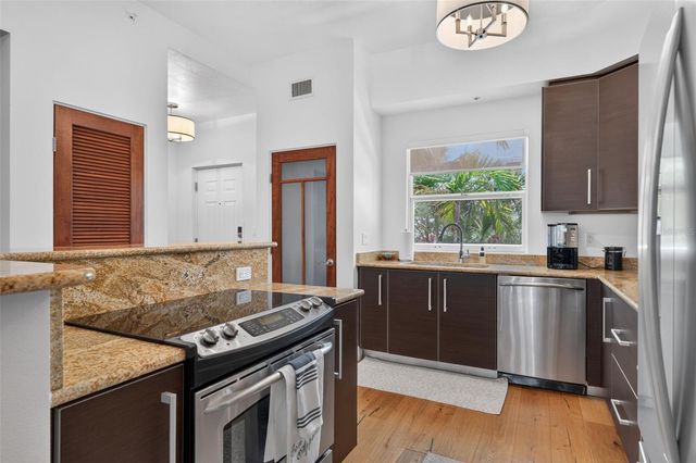 433 CENTRAL AVENUE, Sarasota, FL 34236