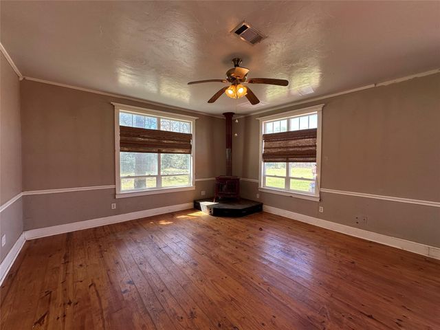 8773 I-45 S, Centerville, TX 75833