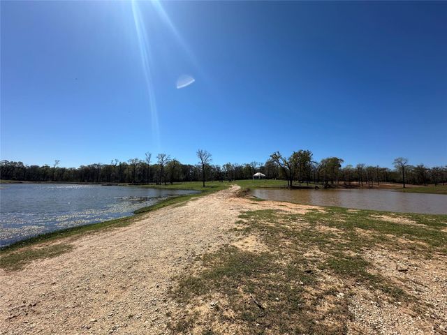 8773 I-45 S, Centerville, TX 75833