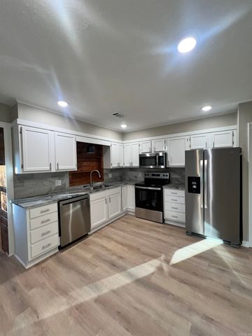 303 N Main Street, Bald Knob, AR 72010