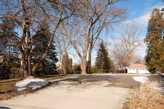 23515 Glenwood Road, Clinton Twp, MI 48035