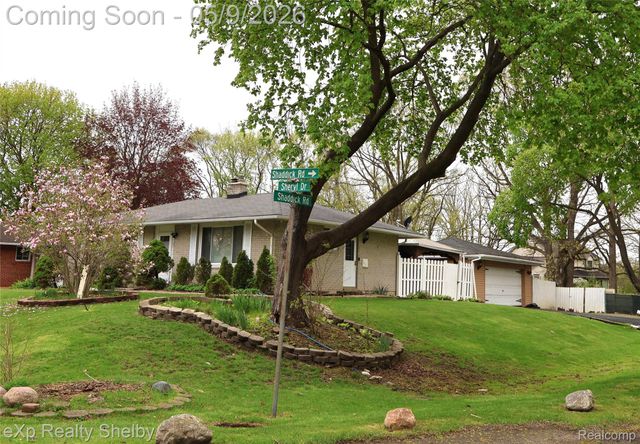 719 Sheryl Drive, Waterford Charter Township, MI 48328