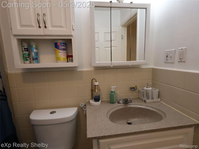 719 Sheryl Drive, Waterford Charter Township, MI 48328