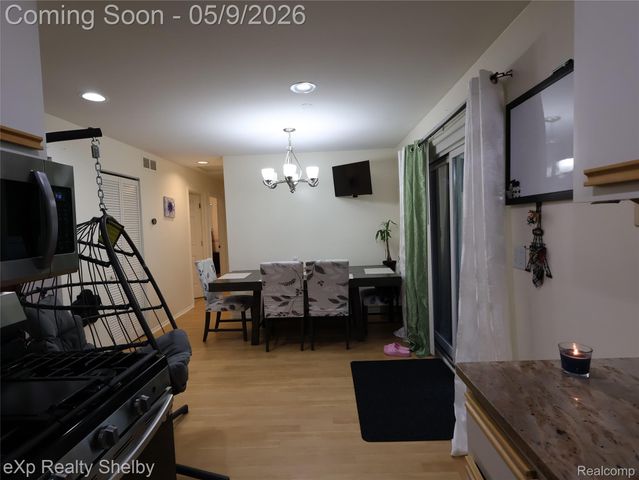 719 Sheryl Drive, Waterford Charter Township, MI 48328