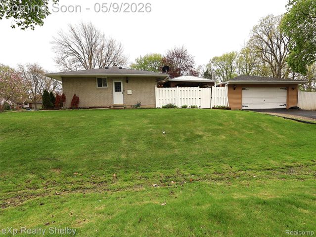 719 Sheryl Drive, Waterford Charter Township, MI 48328