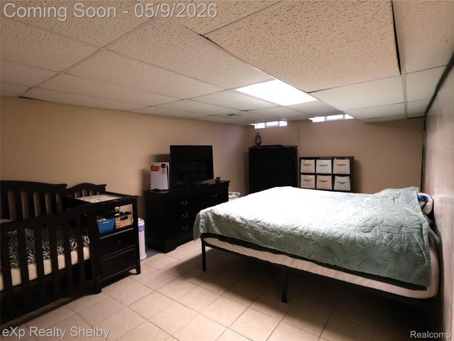 719 Sheryl Drive, Waterford Charter Township, MI 48328