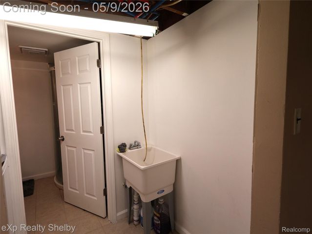 719 Sheryl Drive, Waterford Charter Township, MI 48328