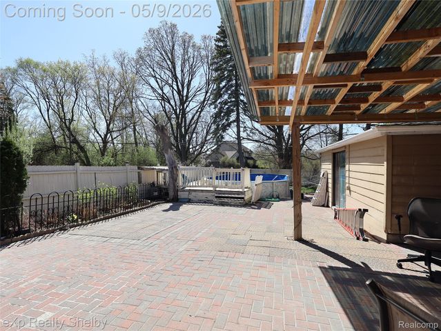 719 Sheryl Drive, Waterford Charter Township, MI 48328