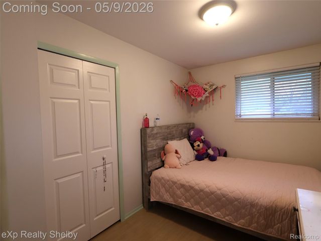 719 Sheryl Drive, Waterford Charter Township, MI 48328
