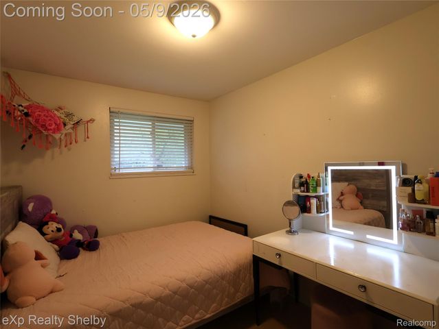 719 Sheryl Drive, Waterford Charter Township, MI 48328